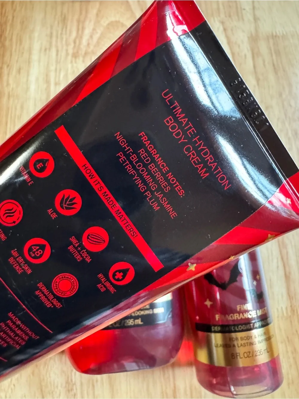 Bath & Body Works Vampire Blood Hydration Body Cream - Red & Black